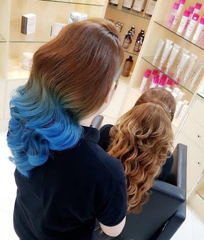 Lamar Saloon - Al Khor - +974 4464 3301
