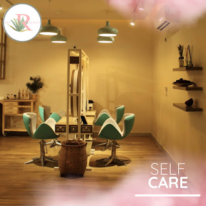 The R Beauty Salon - Al Ruwais - +974 7475 7576