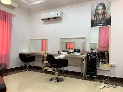 مركز لورا للتجميل - الخور - +974 6626 0447