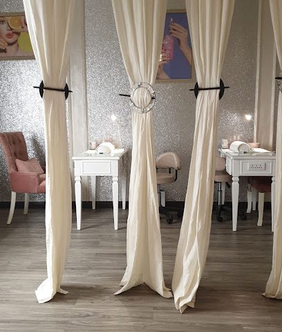 بريق و جلام - الخور - +974 4412 0400