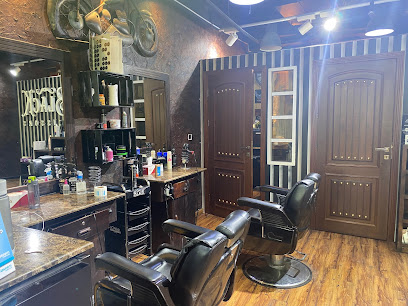 صالون بلاك مقص للرجال - الرويس - +974 5090 2580