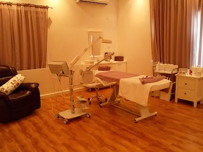 سينسيشنز بيوتي سبا - الرويس - +974 4411 2544