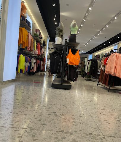 lululemon - قطر مول - الريان - +974 4468 0125